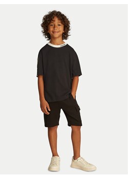 Calvin Klein Jeans T-Shirt Embro Tape IB0IB02457 Czarny Regular Fit ze sklepu MODIVO w kategorii T-shirty chłopięce - zdjęcie 182690341