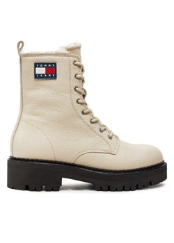 Tommy Jeans Botki Tjw Urban Boot Tumbled EN0EN02317 Beżowy ze sklepu MODIVO w kategorii Botki - zdjęcie 182690582