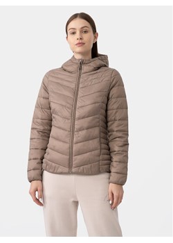 4F Kurtka przejściowa 4FAW23TDJAF225 Brązowy Slim Fit - id: 0000302879205 - marki 4F - 182691962 4F Kurtka przejściowa 4FAW23TDJAF225 Brązowy Slim Fit ze sklepu MODIVO w kategorii Kurtki damskie - zdjęcie 182691962