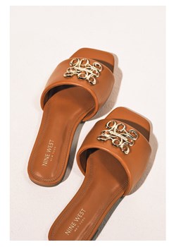 Nine West Klapki SMRL393663-02 Beżowy ze sklepu MODIVO w kategorii Klapki damskie - zdjęcie 182692783