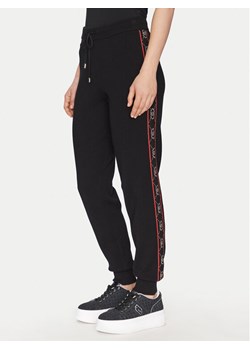 Liu Jo Sport Spodnie dresowe TF4226 MS63L Czarny Regular Fit ze sklepu MODIVO w kategorii Spodnie damskie - zdjęcie 182693132