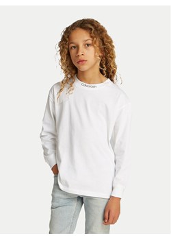 Calvin Klein Jeans Bluzka Embro IB0IB02354 Biały Regular Fit ze sklepu MODIVO w kategorii Bluzki dziewczęce - zdjęcie 182695163