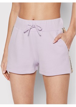 Guess Szorty sportowe V2GD15 KA3P1 Fioletowy Regular Fit ze sklepu MODIVO w kategorii Szorty - zdjęcie 182696164