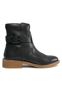 Clarks Botki Cologne Strap 261747714 Czarny ze sklepu MODIVO w kategorii Botki - zdjęcie 182696470