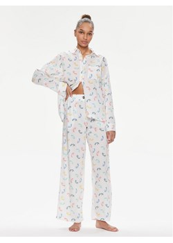 DKNY Piżama YI90008 Biały Regular Fit ze sklepu MODIVO w kategorii Piżamy damskie - zdjęcie 182696754