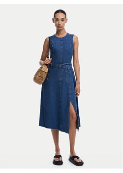 Desigual Sukienka jeansowa Nueva 24WWVD01 Niebieski Regular Fit ze sklepu MODIVO w kategorii Sukienki - zdjęcie 182697763