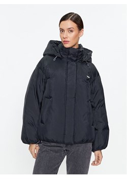 Levi's® Kurtka puchowa Pillow Bubble A5880-0000 Czarny Relaxed Fit ze sklepu MODIVO w kategorii Kurtki damskie - zdjęcie 182699250