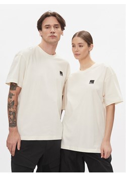 Jack Wolfskin T-Shirt Eschenheimer T 1809092 Biały Regular Fit ze sklepu MODIVO w kategorii Bluzki damskie - zdjęcie 182699512
