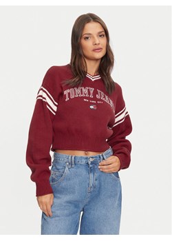Tommy Jeans Sweter Varsity DW0DW18692 Czerwony Relaxed Fit ze sklepu MODIVO w kategorii Swetry damskie - zdjęcie 182700173