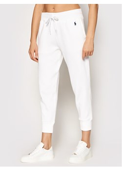 Polo Ralph Lauren Spodnie dresowe Akl 211794397002 Biały Regular Fit ze sklepu MODIVO w kategorii Spodnie damskie - zdjęcie 182702040