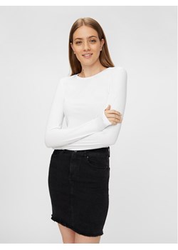 Pieces Bluzka 17084155 Biały Slim Fit ze sklepu MODIVO w kategorii Bluzki damskie - zdjęcie 182702140