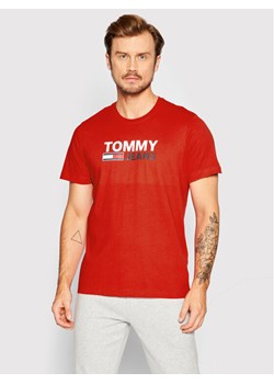 Tommy Jeans T-Shirt Corp Logo DM0DM15379 Czerwony Regular Fit ze sklepu MODIVO w kategorii T-shirty męskie - zdjęcie 182702210