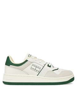 Tommy Jeans Sneakersy Tjw Retro Basket Washed Suede EN0EN02773 Biały ze sklepu MODIVO w kategorii Buty sportowe damskie - zdjęcie 182702673