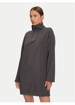 Pieces Sukienka dzianinowa 17152929 Szary Loose Fit ze sklepu MODIVO w kategorii Sukienki - zdjęcie 182702720