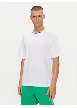 The North Face T-Shirt Zumu NF0A87DD Biały Regular Fit ze sklepu MODIVO w kategorii T-shirty męskie - zdjęcie 182703222