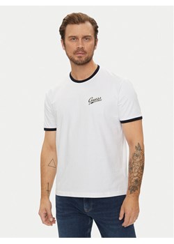 Guess Jeans T-Shirt M4YI43 K8FQ4 Biały Regular Fit ze sklepu MODIVO w kategorii T-shirty męskie - zdjęcie 182703651