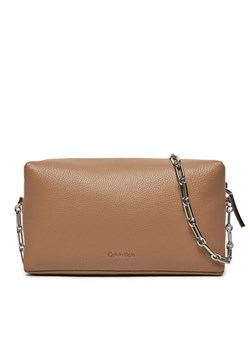 Calvin Klein Torebka Ck Plaque Camera Bag K60K612788 Brązowy ze sklepu MODIVO w kategorii Listonoszki - zdjęcie 182703814