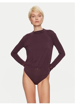 Emporio Armani Underwear Body 164880 4F221 05093 Fioletowy Regular Fit ze sklepu MODIVO w kategorii Bluzki damskie - zdjęcie 182703920