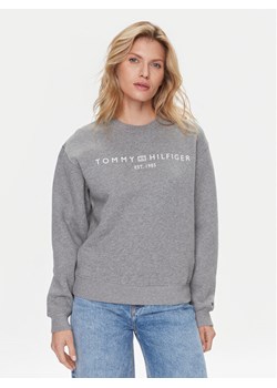 Tommy Hilfiger Bluza Logo WW0WW39791 Szary Regular Fit ze sklepu MODIVO w kategorii Bluzy damskie - zdjęcie 182704063