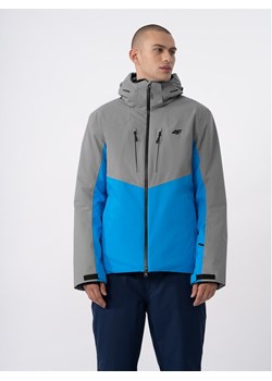 4F Kurtka narciarska 4FAW23TTJAM284 Szary Regular Fit - id: 0000302874699 - marki 4F - 182704473 4F Kurtka narciarska 4FAW23TTJAM284 Szary Regular Fit ze sklepu MODIVO w kategorii Kurtki męskie - zdjęcie 182704473