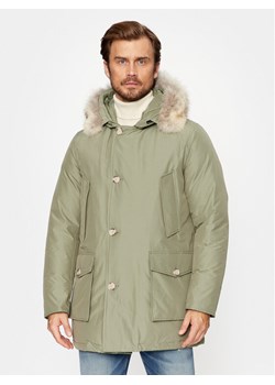 Woolrich Kurtka puchowa Arctic CFWOOU0482MRUT0001 Zielony Regular Fit ze sklepu MODIVO w kategorii Kurtki męskie - zdjęcie 182705314