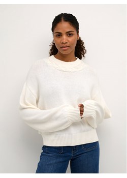 Kaffe Sweter Neva 10507609 Écru Regular Fit ze sklepu MODIVO w kategorii Swetry damskie - zdjęcie 182705393