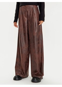 Haveone Spodnie z imitacji skóry PVI-M062 Brązowy Wide Leg ze sklepu MODIVO w kategorii Spodnie damskie - zdjęcie 182705503