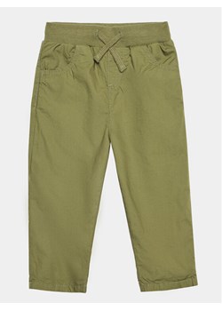 United Colors Of Benetton Joggery 4TV6GE00J Zielony Relaxed Fit ze sklepu MODIVO w kategorii Spodnie chłopięce - zdjęcie 182705671