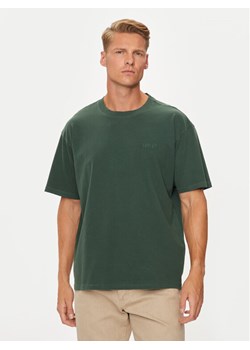 Levi's® T-Shirt Red Tab™ Vintage A0637-0109 Zielony Boxy Fit ze sklepu MODIVO w kategorii T-shirty męskie - zdjęcie 182705884