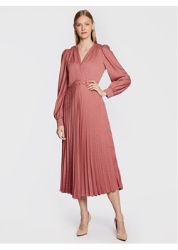 TWINSET Sukienka codzienna 222TT2420 Różowy Regular Fit ze sklepu MODIVO w kategorii Sukienki - zdjęcie 182707541