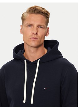 Tommy Hilfiger Bluza Essential MW0MW37230 Granatowy Regular Fit ze sklepu MODIVO w kategorii Bluzy męskie - zdjęcie 182708113