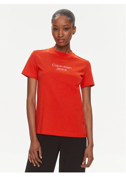 Calvin Klein Jeans T-Shirt Institutional J20J223222 Czerwony Regular Fit ze sklepu MODIVO w kategorii Bluzki damskie - zdjęcie 182709031