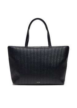 Calvin Klein Torebka Mini Line Quilt Medium Shopper K60K613077 Czarny ze sklepu MODIVO w kategorii Torby Shopper bag - zdjęcie 182710332