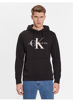Calvin Klein Jeans Bluza J30J320805 Czarny Regular Fit ze sklepu MODIVO w kategorii Bluzy męskie - zdjęcie 182710701
