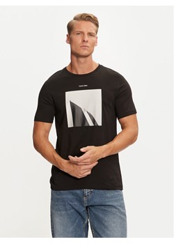 Calvin Klein T-Shirt City Photo K10K113597 Czarny Regular Fit ze sklepu MODIVO w kategorii T-shirty męskie - zdjęcie 182711183