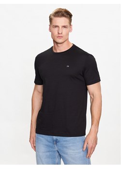 Calvin Klein T-Shirt Smooth K10K110589 Czarny Regular Fit ze sklepu MODIVO w kategorii T-shirty męskie - zdjęcie 182712923