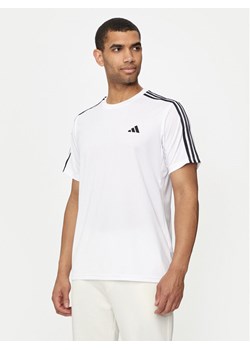 adidas Koszulka techniczna Train Essentials 3-Stripes IB8151 Biały Regular Fit ze sklepu MODIVO w kategorii T-shirty męskie - zdjęcie 182713254