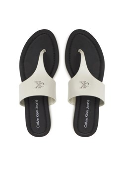 Calvin Klein Jeans Japonki Flat Sandal Toepost Mg YW0YW01691 Biały - id: 0000304825699 - marki Calvin Klein - 182713604 Calvin Klein Jeans Japonki Flat Sandal Toepost Mg YW0YW01691 Biały ze sklepu MODIVO w kategorii Klapki damskie - zdjęcie 182713604