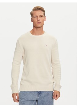 Tommy Jeans Sweter Essential DM0DM18370 Beżowy Slim Fit ze sklepu MODIVO w kategorii Swetry męskie - zdjęcie 182713631