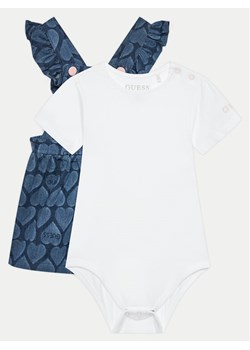 Guess Komplet body i sukienka A4YG01 K6YW0 A4YG01 K6YW0 Biały Regular Fit ze sklepu MODIVO w kategorii Komplety niemowlęce - zdjęcie 182713684
