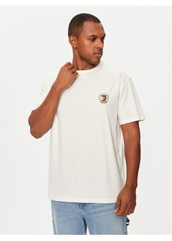 Tommy Jeans T-Shirt DM0DM19687 Biały Regular Fit ze sklepu MODIVO w kategorii T-shirty męskie - zdjęcie 182713841