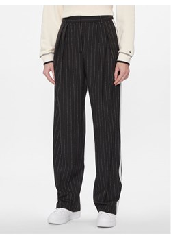 Tommy Hilfiger Spodnie materiałowe Relaxed Straight Pinstripe Pant WW0WW40513 Czarny Straight Fit ze sklepu MODIVO w kategorii Spodnie damskie - zdjęcie 182714041