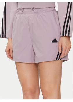 adidas Szorty sportowe Future Icons 3-Stripes IS3615 Fioletowy Relaxed Fit ze sklepu MODIVO w kategorii Szorty - zdjęcie 182715042