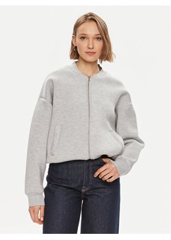 Gina Tricot Bluza 22877 Szary Oversize ze sklepu MODIVO w kategorii Bluzy damskie - zdjęcie 182716223