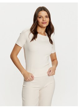 Guess T-Shirt V5RI04 KCLH0 Écru Regular Fit ze sklepu MODIVO w kategorii Bluzki damskie - zdjęcie 182716644