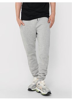 Only & Sons Spodnie dresowe Ceres 22018686 Szary Regular Fit ze sklepu MODIVO w kategorii Spodnie męskie - zdjęcie 182717161