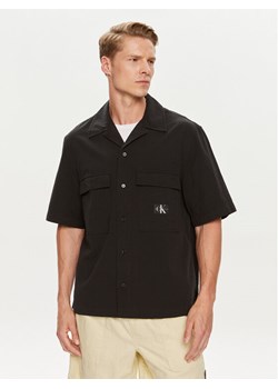Calvin Klein Jeans Koszula Seersucker J30J325175 Czarny Relaxed Fit ze sklepu MODIVO w kategorii Koszule męskie - zdjęcie 182717321
