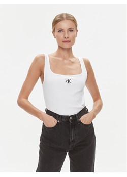 Calvin Klein Jeans Top J20J223192 Biały Relaxed Fit ze sklepu MODIVO w kategorii Bluzki damskie - zdjęcie 182717333
