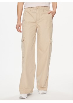 Levi's® Spodnie materiałowe A6077-0009 Beżowy Baggy Fit ze sklepu MODIVO w kategorii Spodnie damskie - zdjęcie 182718040