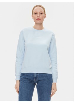 Calvin Klein Jeans Bluza Institutional J20J222548 Błękitny Regular Fit ze sklepu MODIVO w kategorii Bluzy damskie - zdjęcie 182718441